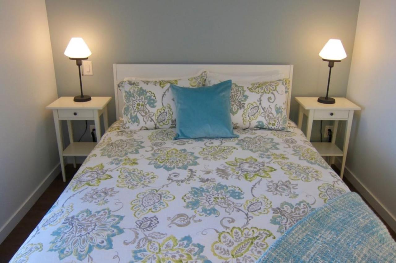 Lotus Loft Apartment Victoria Bagian luar foto