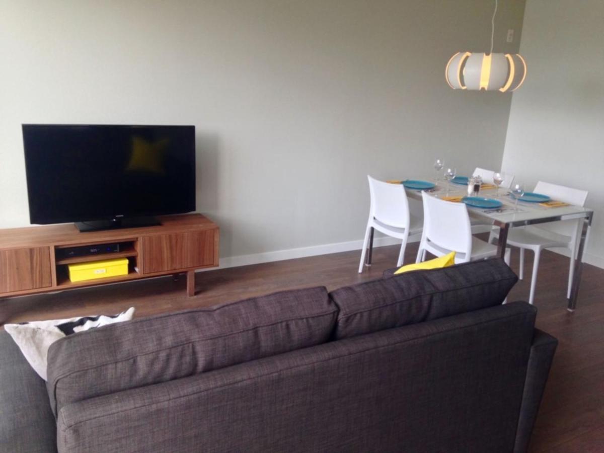 Lotus Loft Apartment Victoria Bagian luar foto