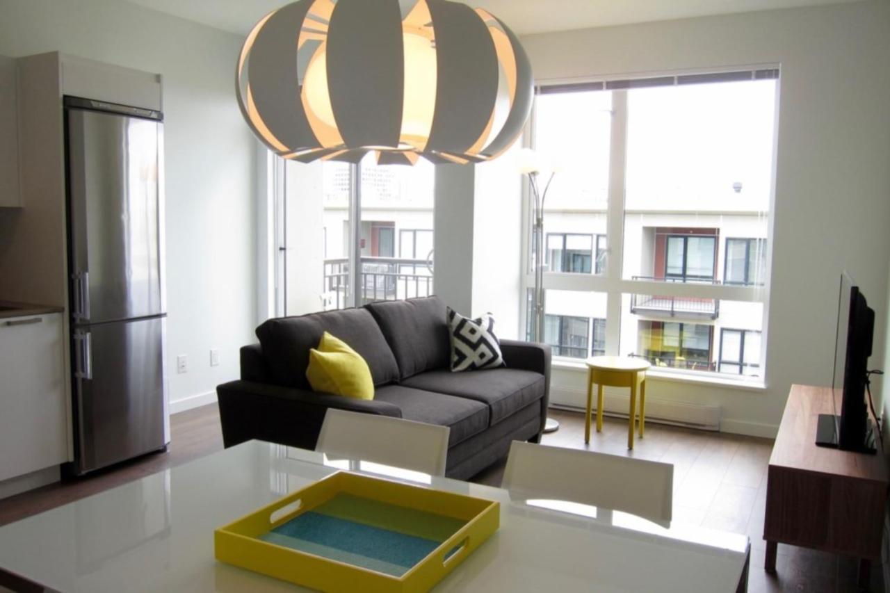 Lotus Loft Apartment Victoria Bagian luar foto